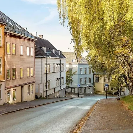 2-br Close To Centre Leilighet *